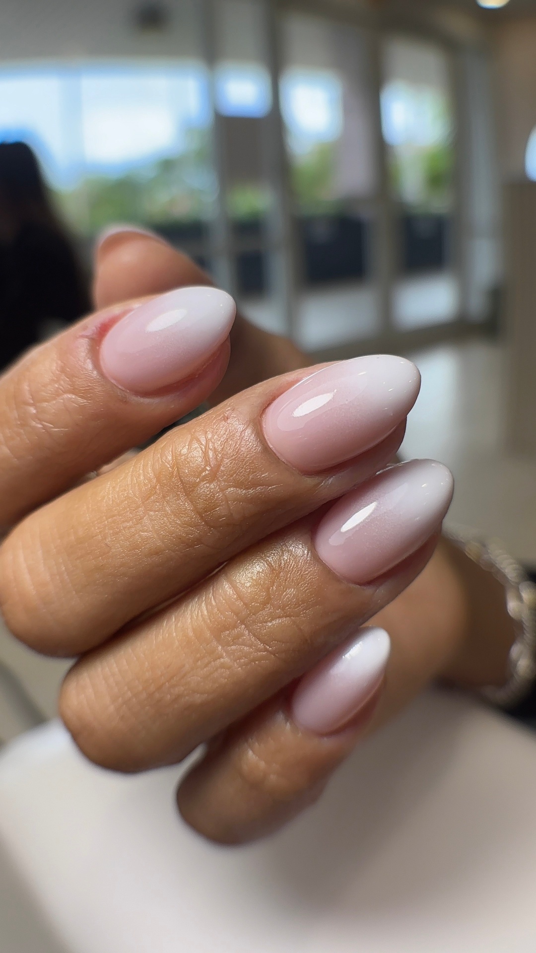 Detalle de manicura en Gloss Studio